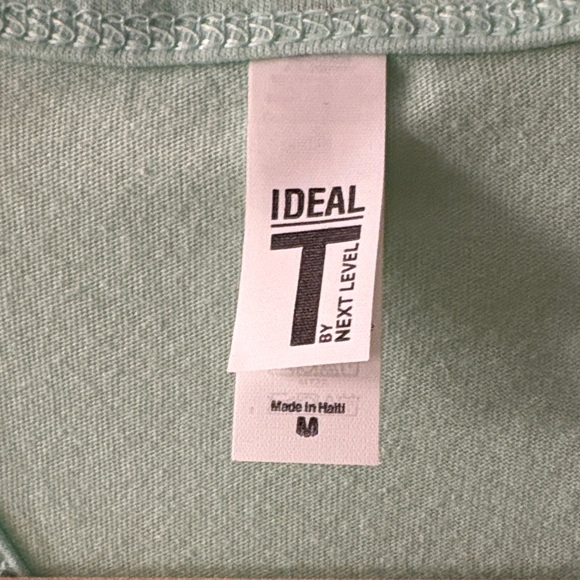 Lainey Wilson Tank - Picture 3 of 5